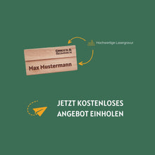 Lade das Bild in den Galerie-Viewer, Holznamensschild mit Lasergravur und Sicherheitsnadel